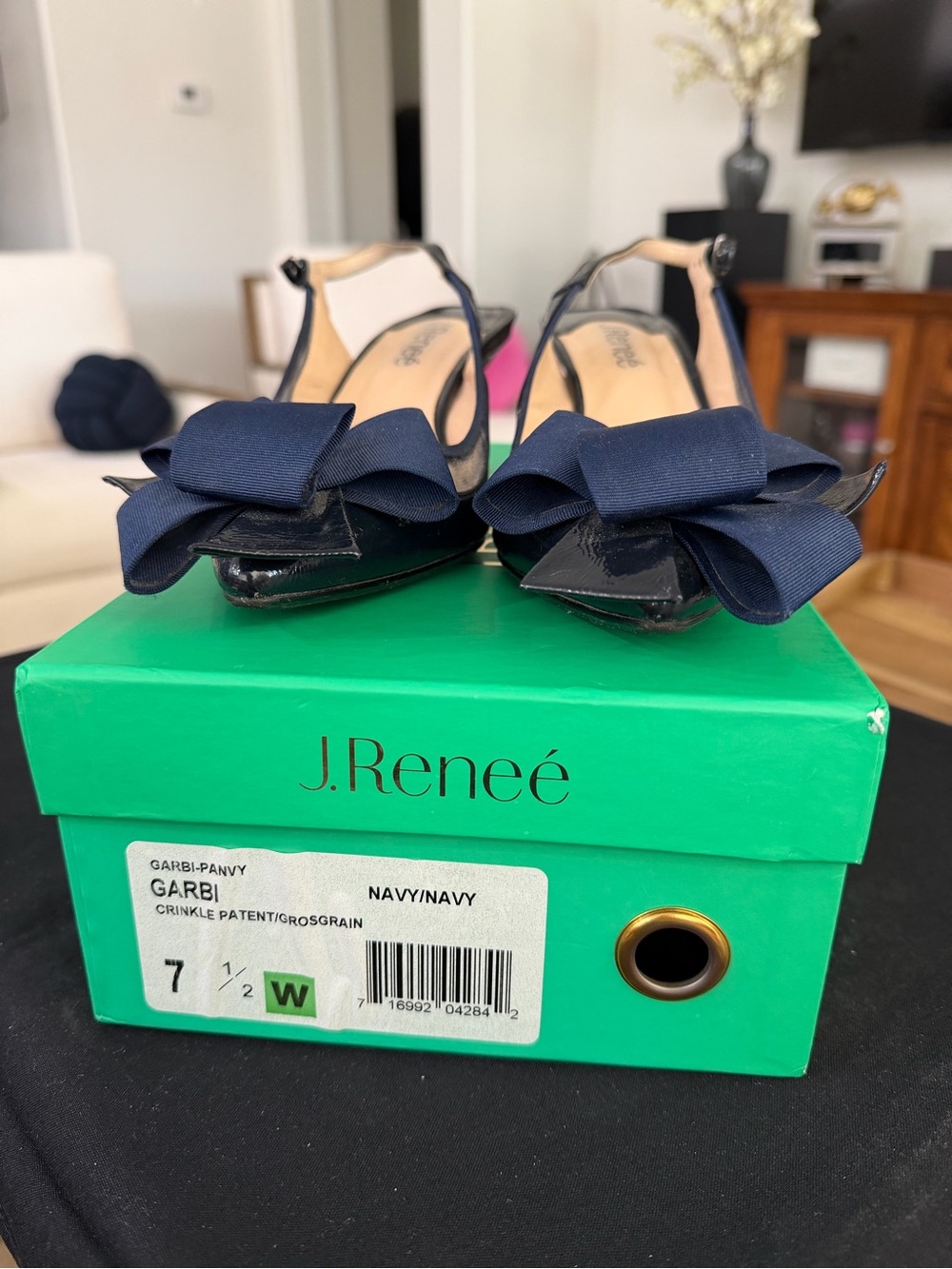 J. Renee | Crinkle-Patent grosgrain detailing Navy Slingback Heels 💙 - Picture 6 of 7